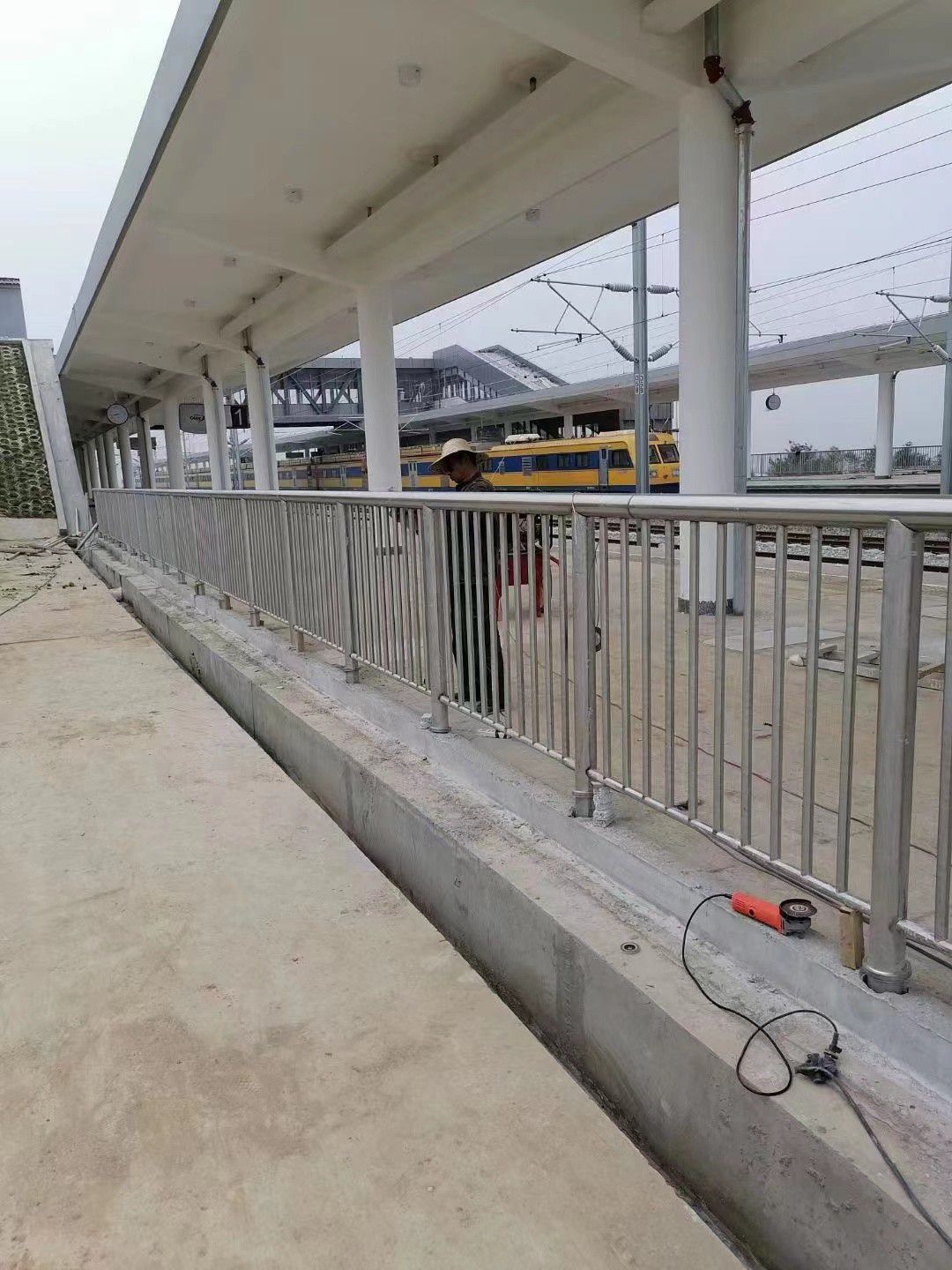 衡水不銹鋼復(fù)合管護(hù)欄